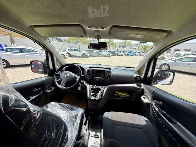ניסאן NV200
