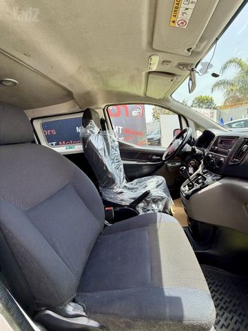 ניסאן NV200