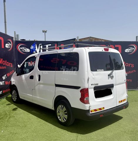 ניסאן NV200
