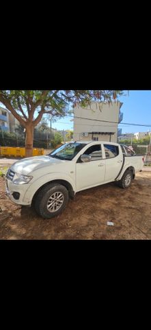 מודעת רכב מיצובישי טרייטון / L200