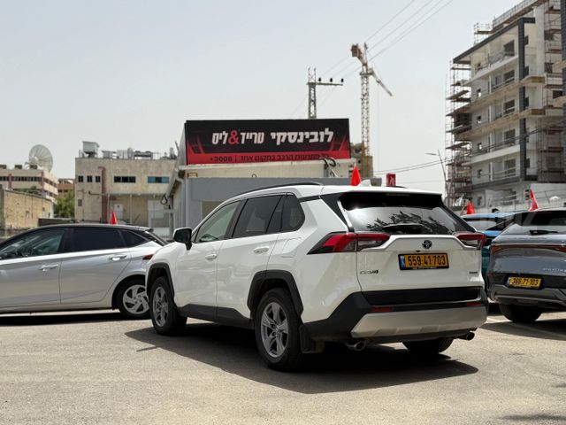 מודעת רכב טויוטה RAV4 2