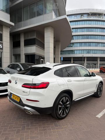 ב מ וו X4
