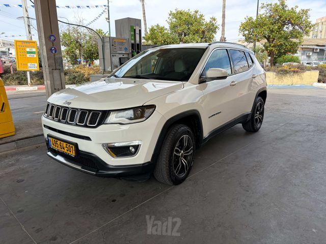 מודעת רכב ג'יפ קומפאס