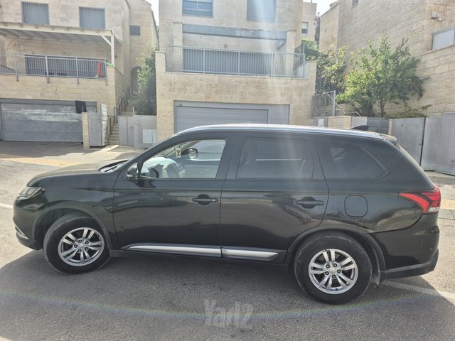 מיצובישי אאוטלנדר