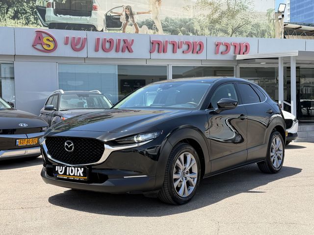 מודעת רכב מאזדה CX-30