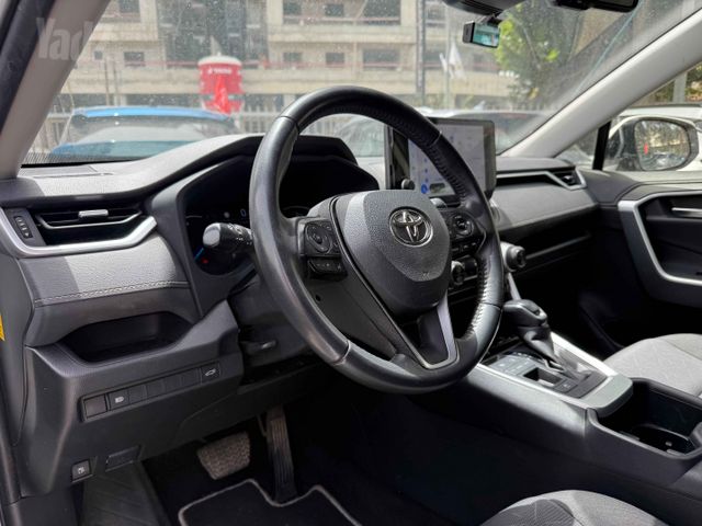 טויוטה RAV4