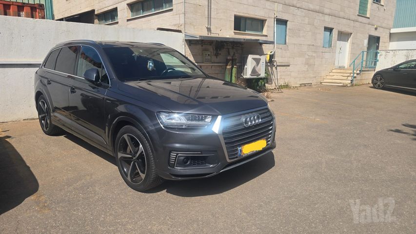 מודעת רכב אאודי Q7
