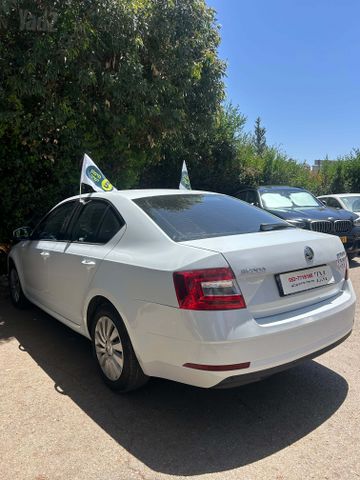 סקודה אוקטביה