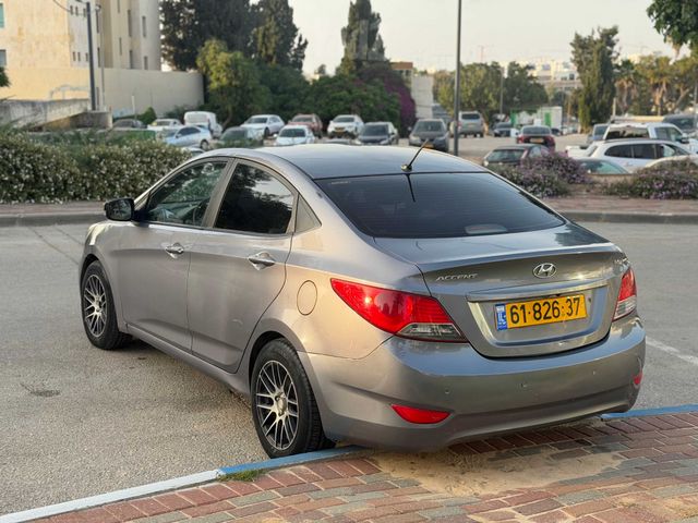 יונדאי אקסנט i25