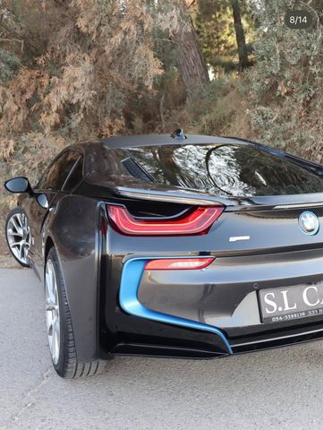 ב מ וו i8