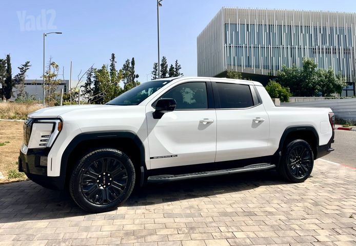 ג'י.אם.סי סיירה EV