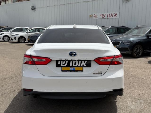 טויוטה קאמרי