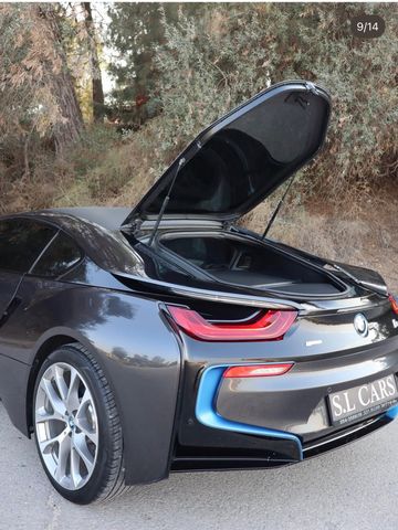 ב מ וו i8