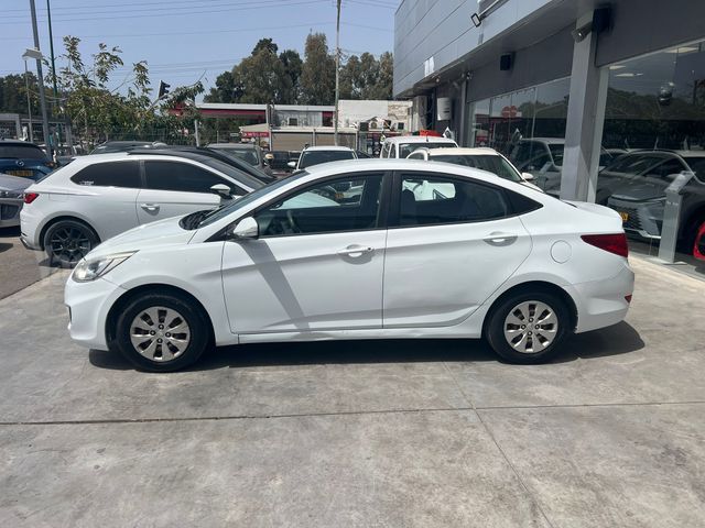 יונדאי אקסנט i25