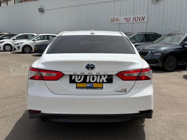 טויוטה קאמרי
