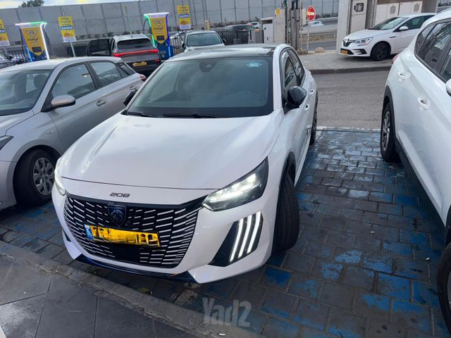פיג'ו 208