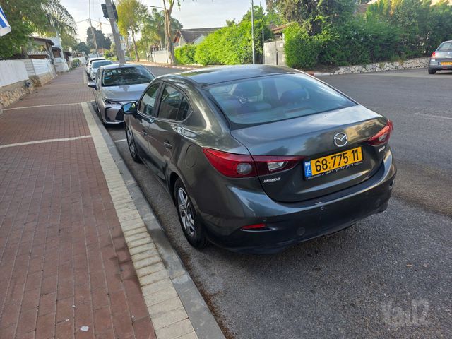 מאזדה 3