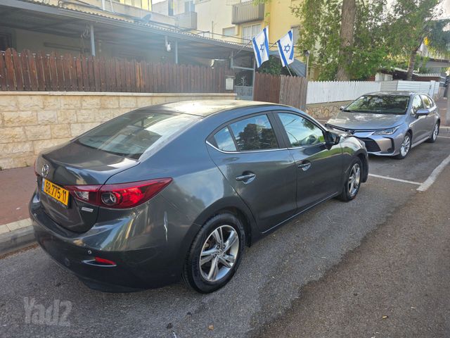 מאזדה 3