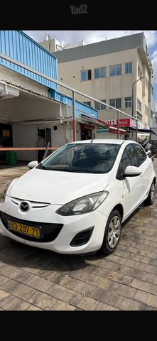 מודעת רכב מאזדה 2