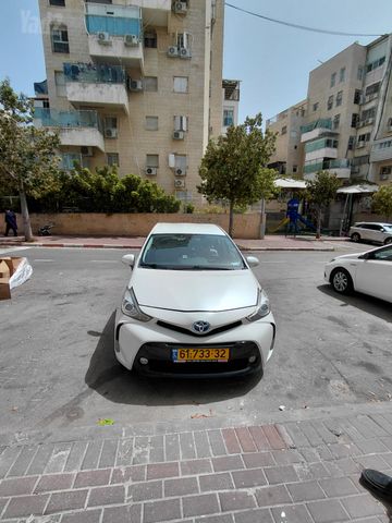 טויוטה פריוס פלוס