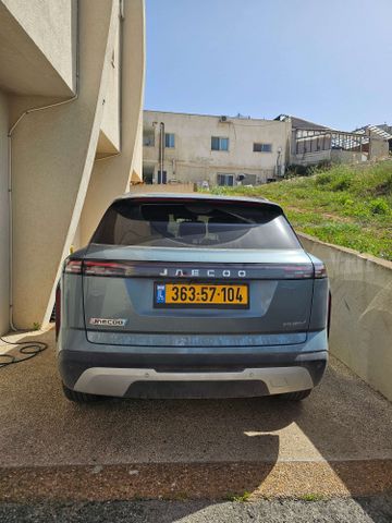 ג'אקו J7