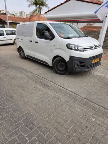 מודעת רכב סיטרואן ג'אמפי