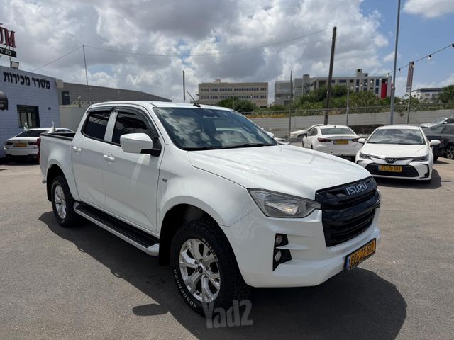 איסוזו די-מקס
