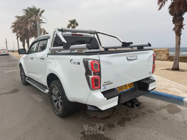 איסוזו די-מקס