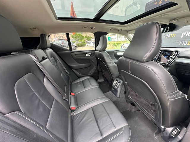 וולוו XC40