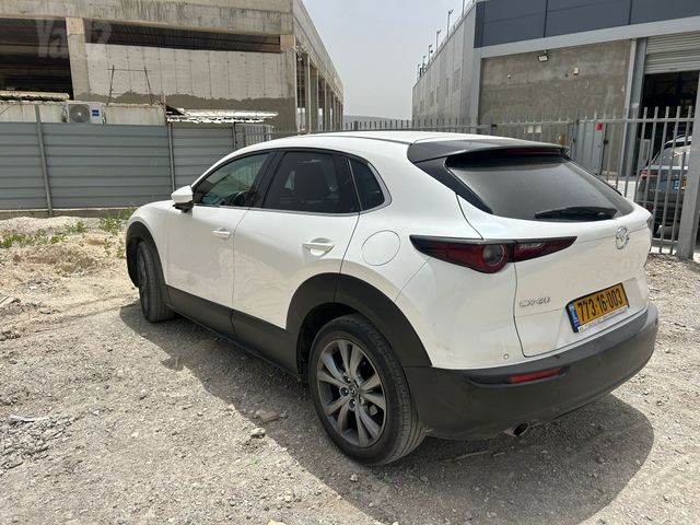 מודעת רכב מאזדה CX-30