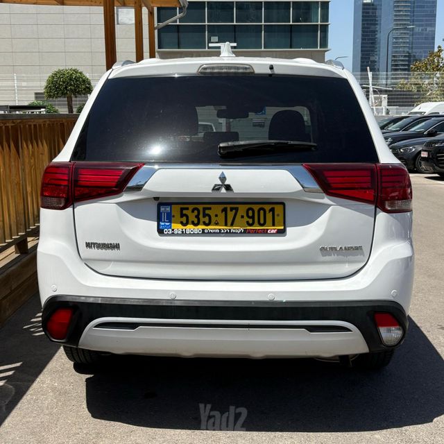 מיצובישי אאוטלנדר
