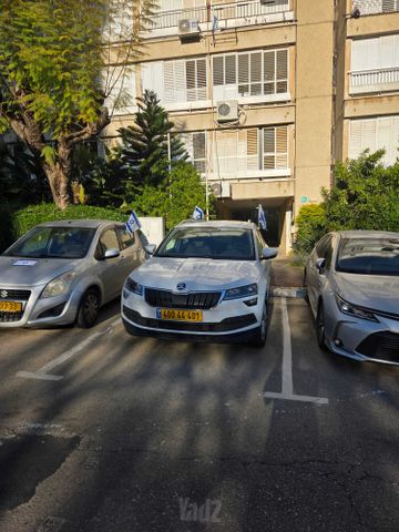 מודעת רכב סקודה קארוק