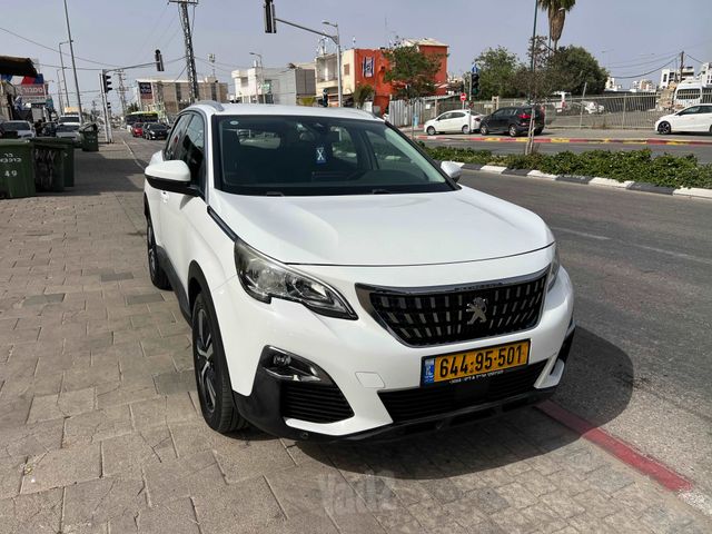פיג'ו 3008
