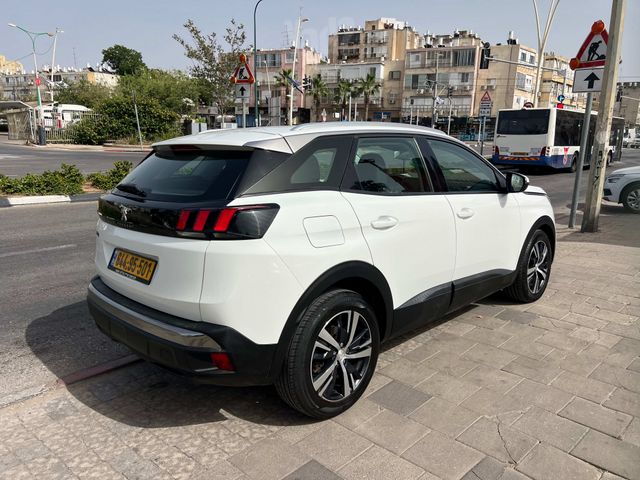פיג'ו 3008
