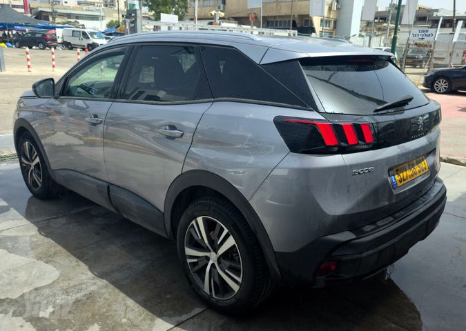 פיג'ו 3008