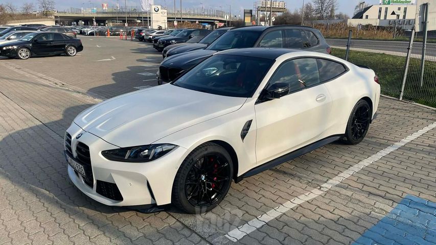 ב מ וו M4