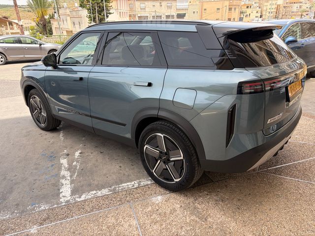 ג'אקו J7