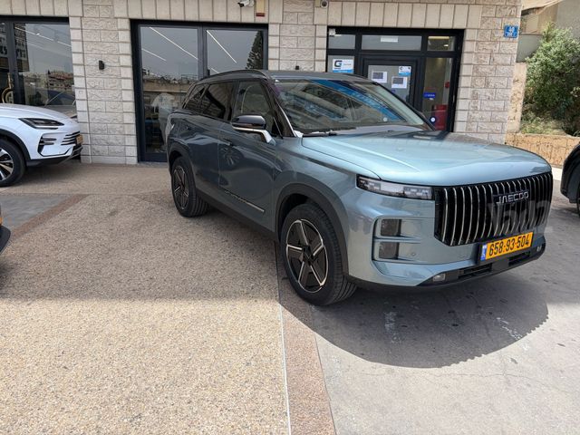 ג'אקו J7