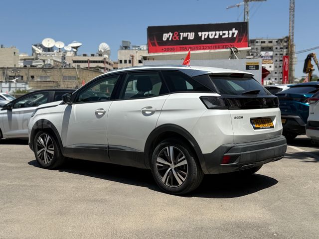 פיג'ו 3008