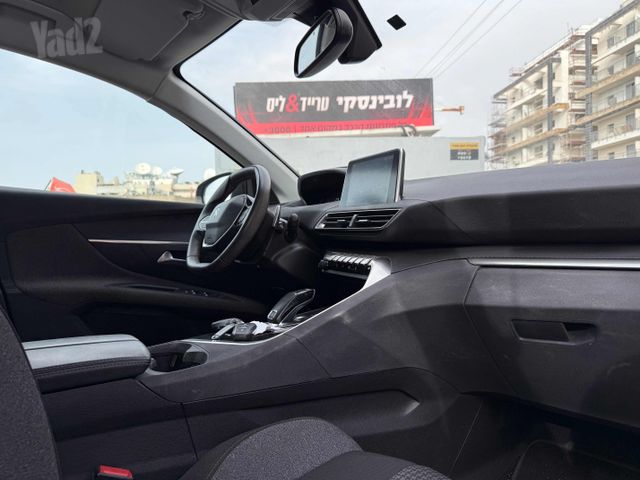 פיג'ו 3008