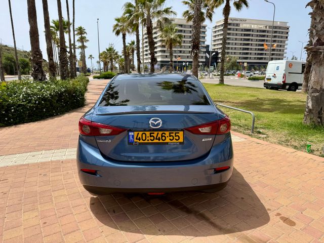 מאזדה 3