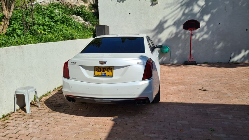 מודעת רכב קאדילק CT6