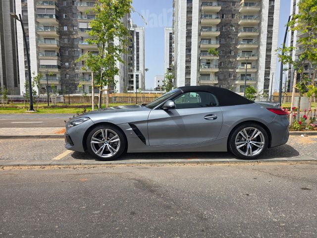 ב מ וו Z4