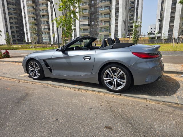 ב מ וו Z4