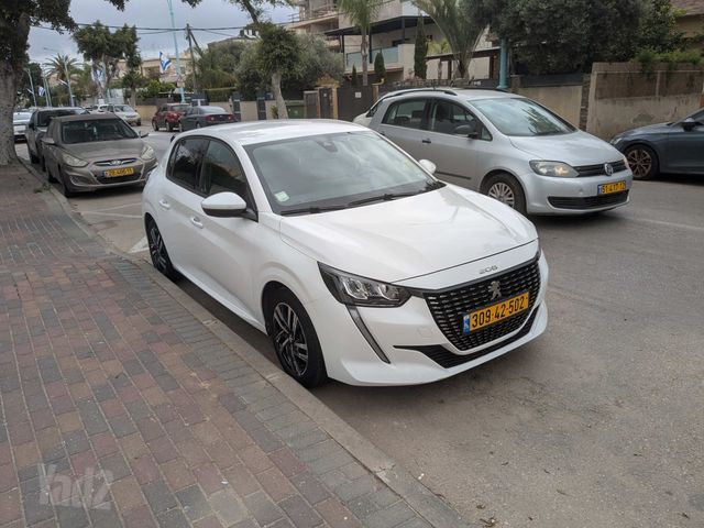 פיג'ו 208