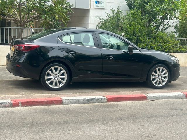 מאזדה 3