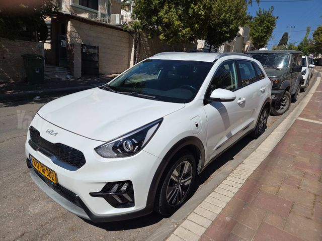 קיה נירו