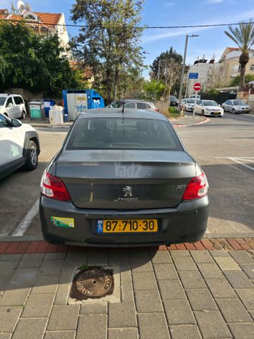 פיג'ו 301