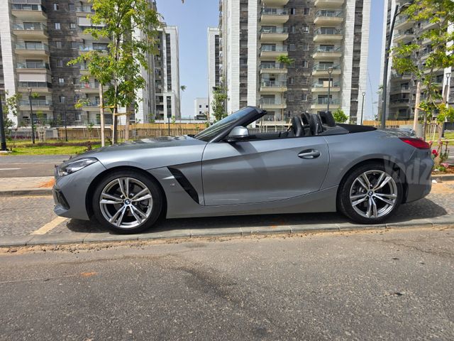 ב מ וו Z4