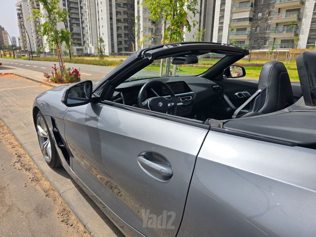ב מ וו Z4
